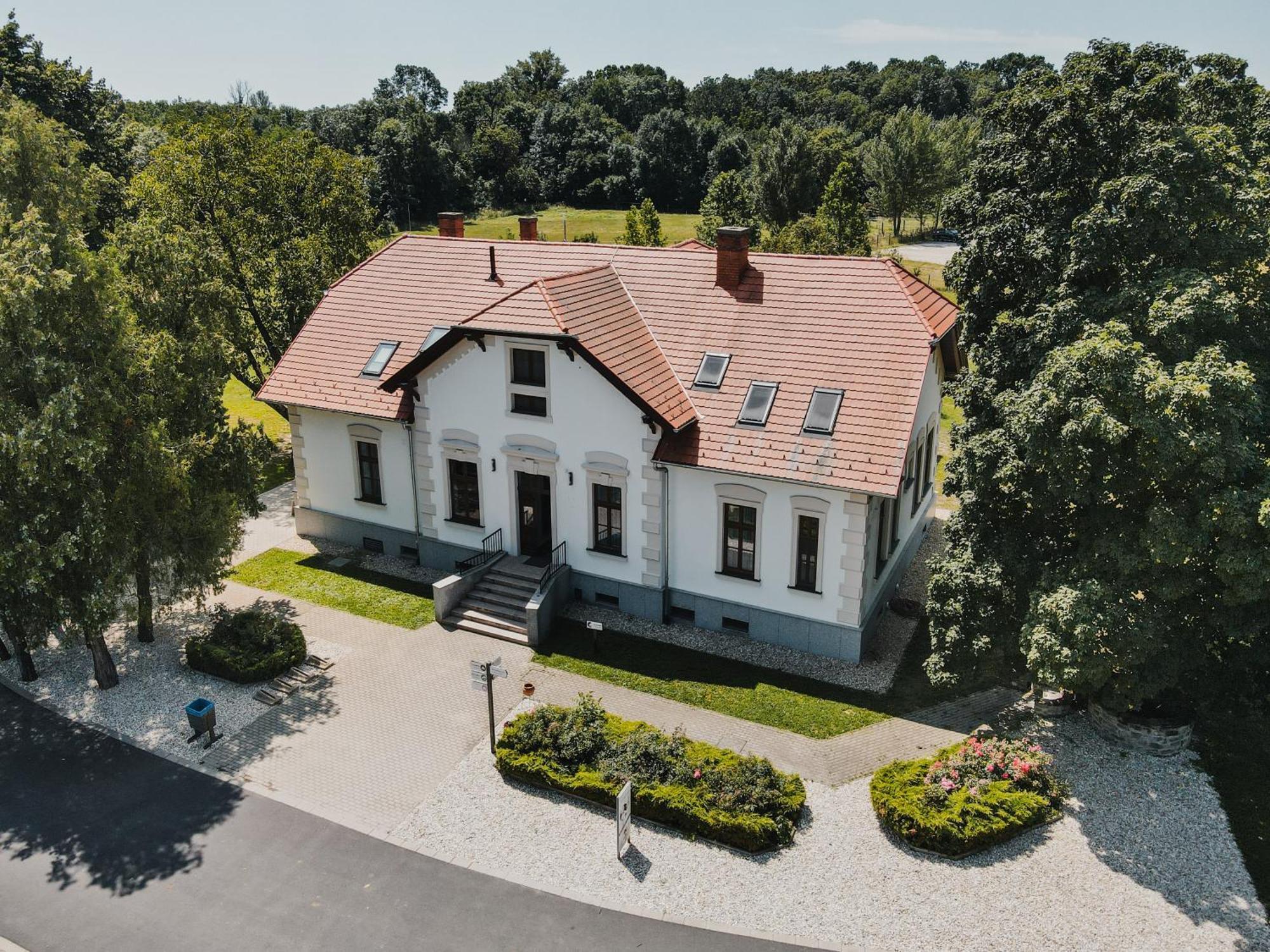 Vadkert Major Hotel Sárvár Eksteriør billede