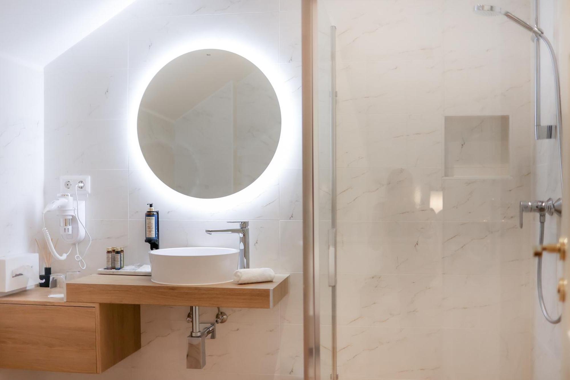 Vadkert Major Hotel Sárvár Eksteriør billede