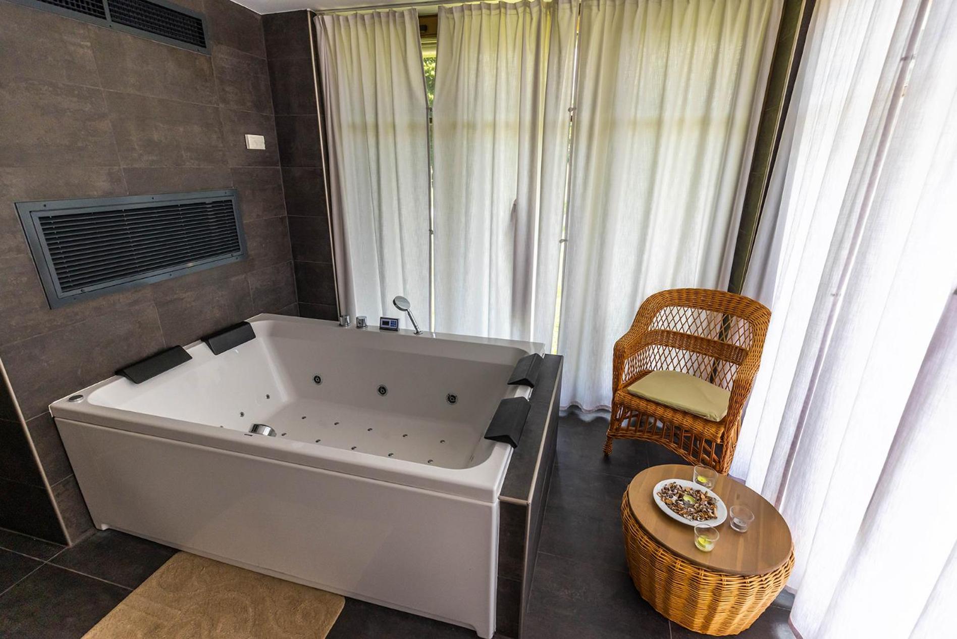 Vadkert Major Hotel Sárvár Eksteriør billede