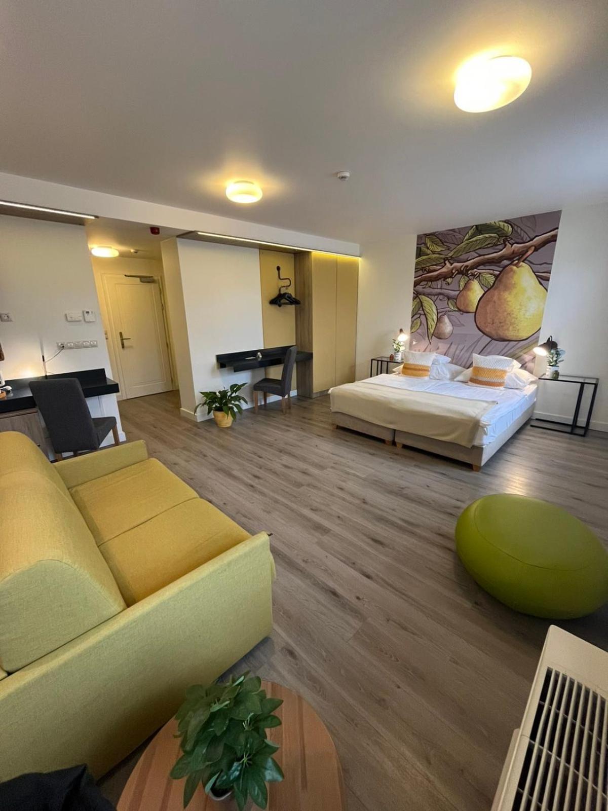 Vadkert Major Hotel Sárvár Eksteriør billede