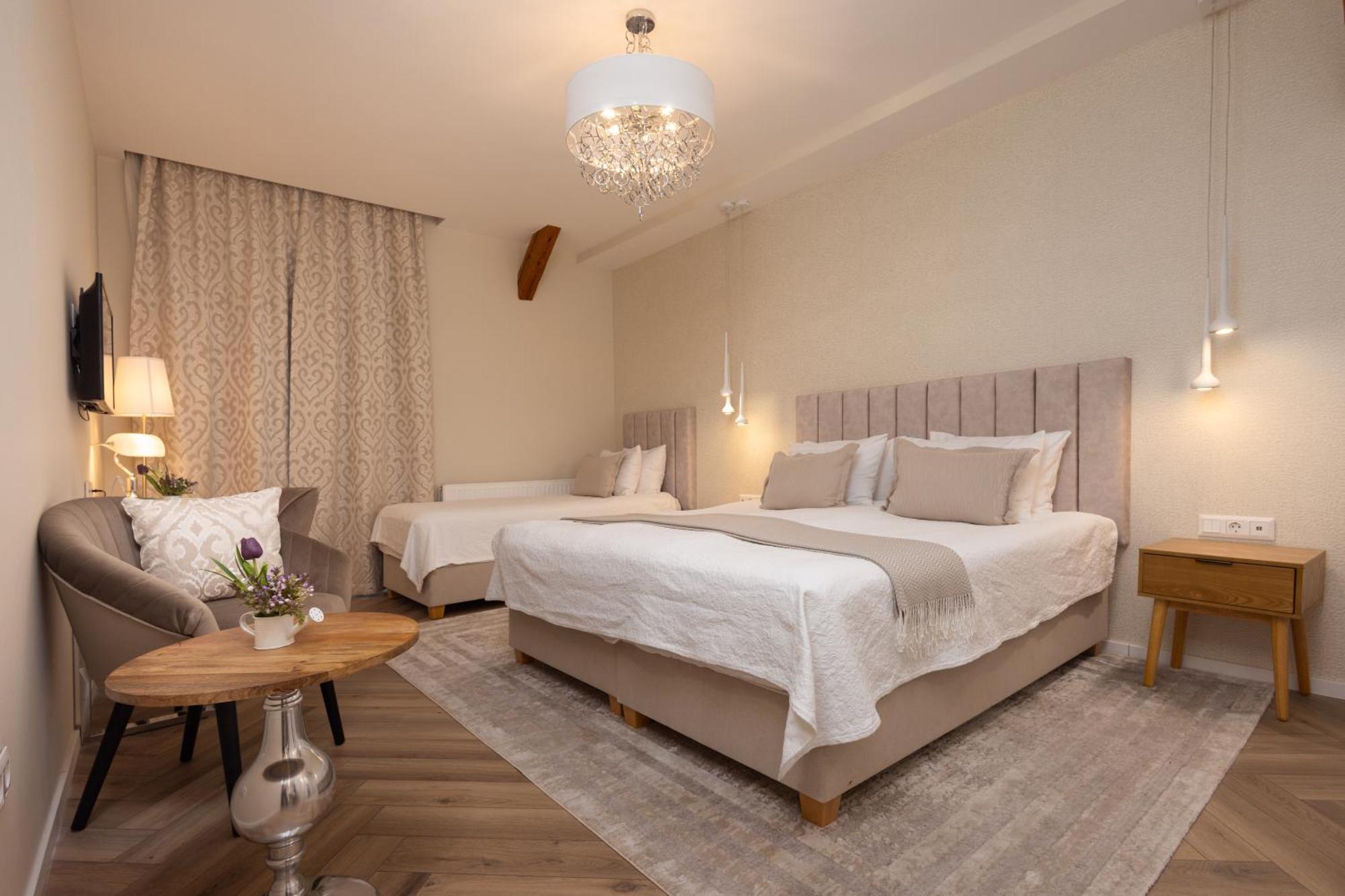 Vadkert Major Hotel Sárvár Eksteriør billede
