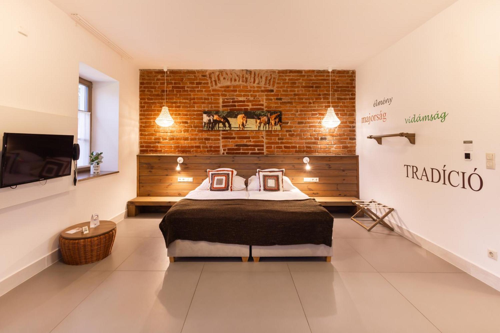Vadkert Major Hotel Sárvár Eksteriør billede