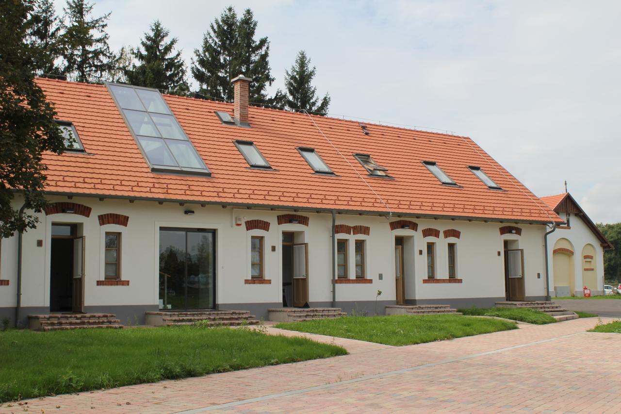 Vadkert Major Hotel Sárvár Eksteriør billede